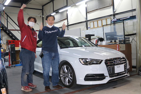 アウディのリアタイヤ上部分のヘコミを塗装なしで修理！