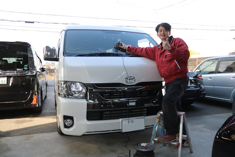 ウインドリペアで傷を埋めて固めれば交換不要・車検合格！