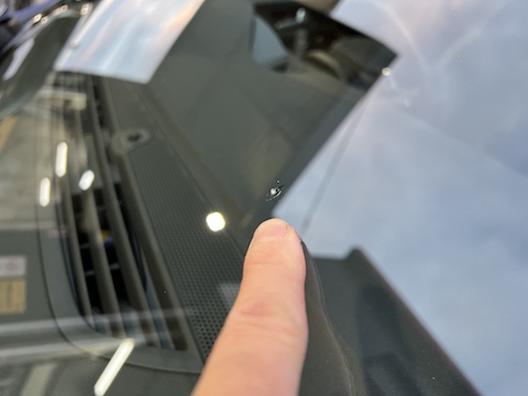 フロントガラス修理、当日修理希望を受付します！