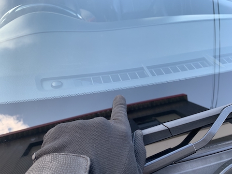 フロントガラスの傷はウインドリペアで直してください！