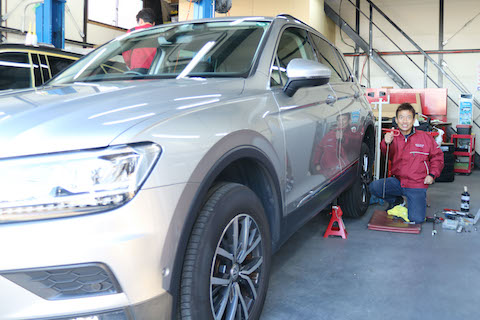 プレスライン上のヘコミでも、塗装しないデントリペア修理