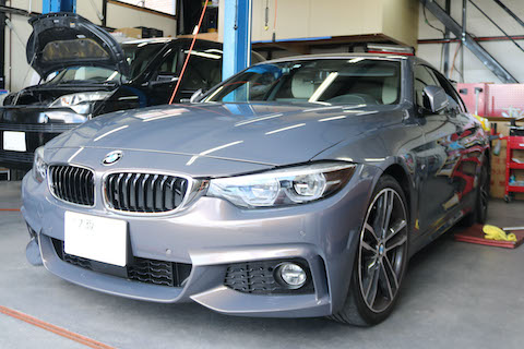 特殊色の車のヘコミ修理なら、塗装しないデントリペアで解決！