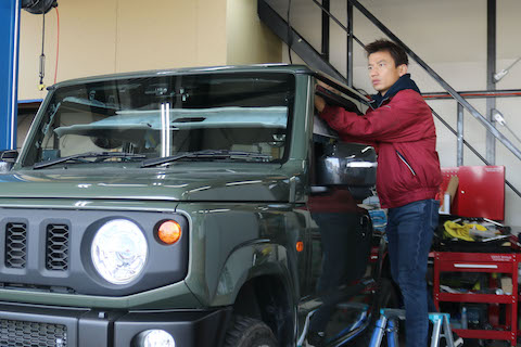 ルーフのヘコミも塗装しないデントリペア修理！