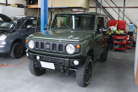 ルーフのヘコミも塗装しないデントリペア修理！