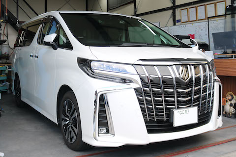 薄いヘコミもデントリペア修理で綺麗に直ります！