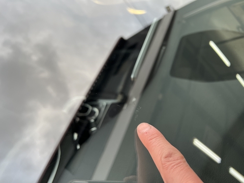 フロントガラスの割れ・傷は交換しないで直せます！