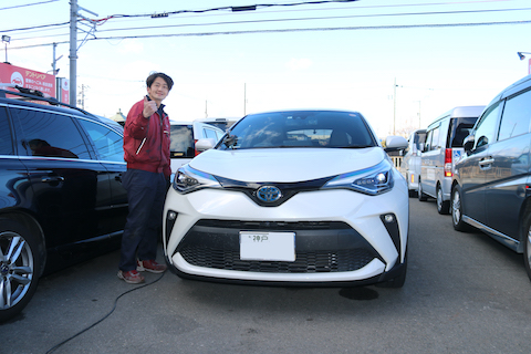 ハイブリッドのフロントガラスは高額！修理で交換を防ぐ！