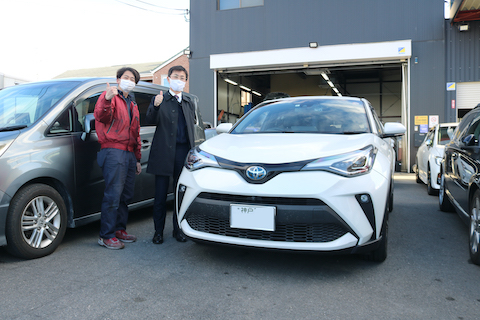 ハイブリッドのフロントガラスは高額！修理で交換を防ぐ！