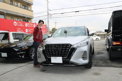 新しい車でも、フロントガラス交換よりも修理！