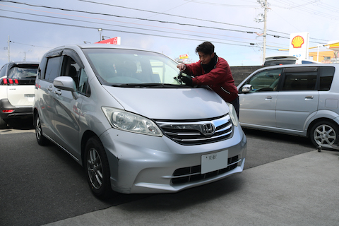 エアコン吹き出し近くのガラス割れは要注意！
