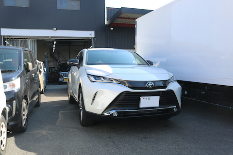 ハリアーのヘコミ修理は塗装しなくても綺麗に解決！