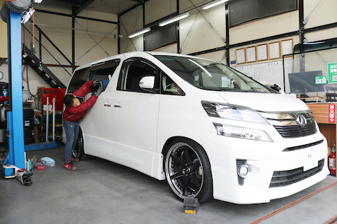 気になる小さいヘコミを綺麗に直せるデントリペア！