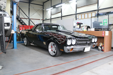 旧車・カスタムカーもヘコミ修理は塗装しないデントリペアが最強！