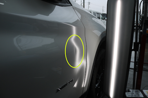 BMW X1ドアとクォーターのへこみを1時間以内で修理！