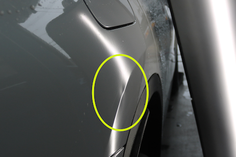 BMW X1ドアとクォーターのへこみを1時間以内で修理！