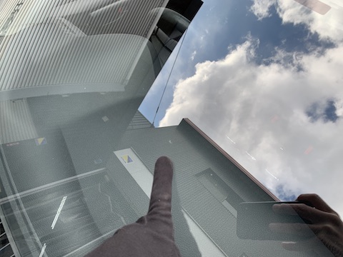 フロントガラス交換よりも修理でひび割れ直すのが一番！