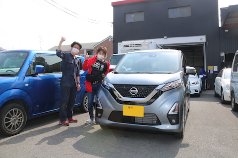 フロントガラスのひび割れは特殊な樹脂で固めて直せます！