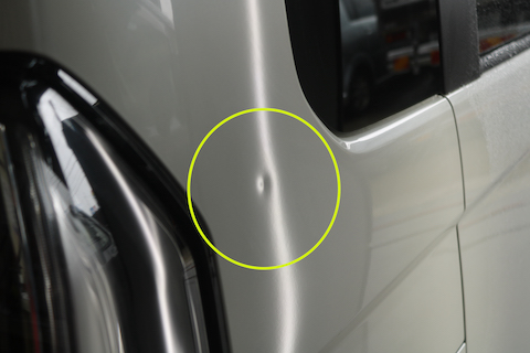 N-BOXの目立つへこみを塗装しないで即時修理！