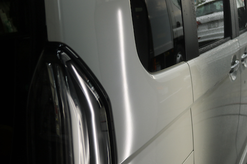 N-BOXの目立つへこみを塗装しないで即時修理！