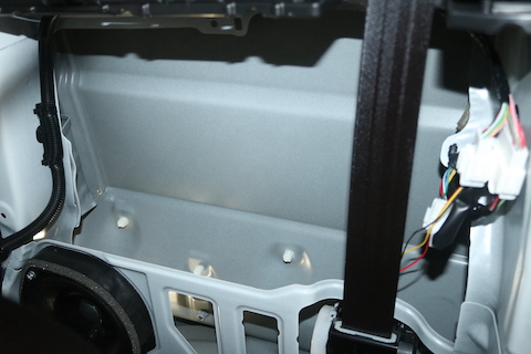 N-BOXの目立つへこみを塗装しないで即時修理！