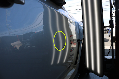 悔しいドアパンチ被害を最小限の負担で即時修理