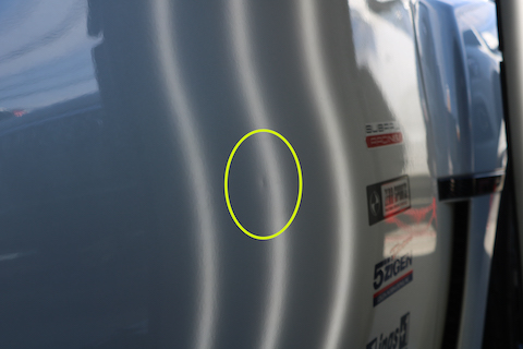 悔しいドアパンチ被害を最小限の負担で即時修理