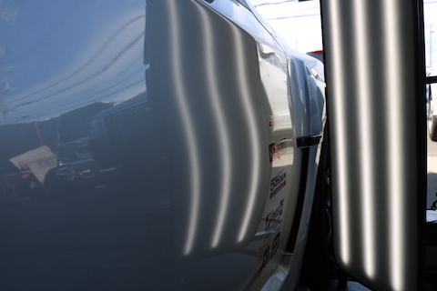 悔しいドアパンチ被害を最小限の負担で即時修理