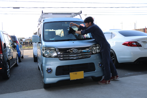 GW中のフロントガラスにひび割れ修理を当日受付！