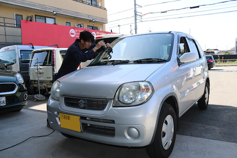 500円玉サイズのフロントガラスひび割れ直ります！