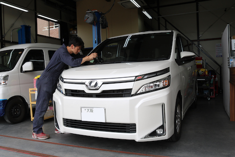 フロントガラスの黒い部分でもひび割れ直せます！