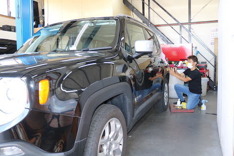 デントリペアで押せない場所は引っ張り出す！