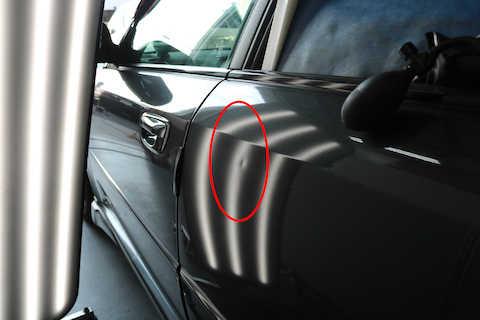 ドアに複数のへこみがあるとご相談、2ヶ所目は修理費半額！