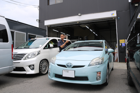 車検に通らないと言われたガラスのひび割れを修理！