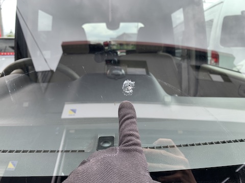 N-BOXのフロントガラスひび割れ修理！