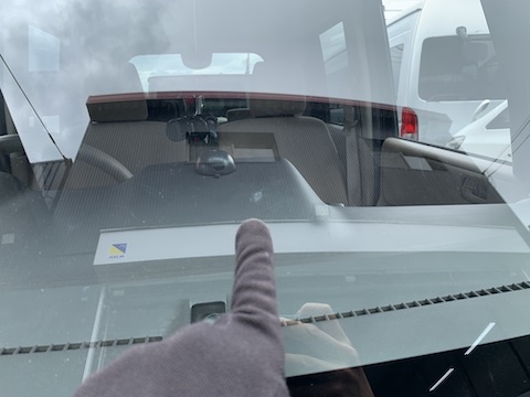 N-BOXのフロントガラスひび割れ修理！