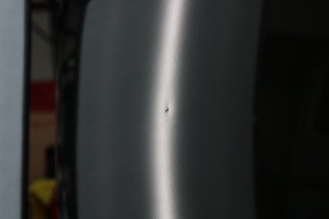 ジムニーリアタイヤ上あたりのへこみを即時施工！