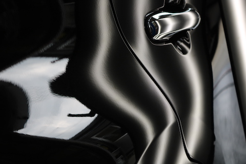 80系ハリアー202 ブラックのへこみを査定に影響ない修理！