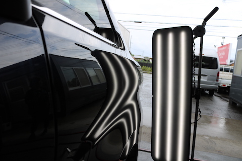 アルファード 202 ブラックのフェンダーのへこみを1時間で修理！