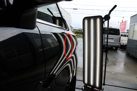 アルファード 202 ブラックのフェンダーのへこみを1時間で修理！