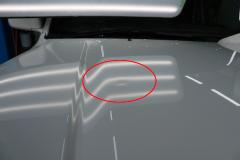 ハイラックスサーフのボンネットへこみを即時修理！