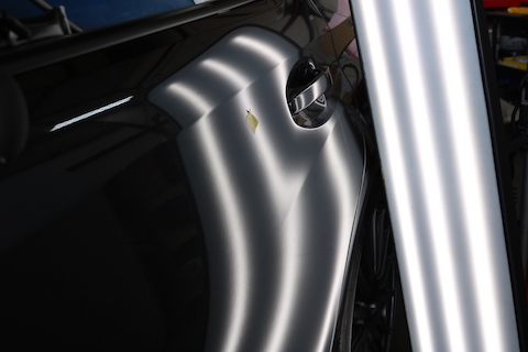 WRXドアパンチのへこみを即時施工で直します！