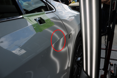 へこみで潰れたプレスラインをデントリペアで修理！