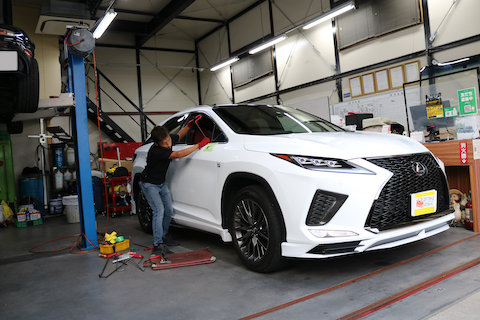 へこみで潰れたプレスラインをデントリペアで修理！