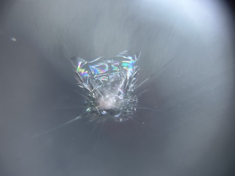 1    ウインドリペアとは？を徹底解説！  下記リンクをご覧ください。   http://www.dent-smile.jp/sekou/windrepair/what-is-window-repair.html  傷は放置すると伸びます！    フェラーリのウインドリペアを動画をご紹介！    『愛車もお客様も笑顔にする会社』  デントスマイル    是非、日々の作業記録もご覧下さい。  日々の作業記録はこちら    デントスマイル　YOUTUBEチャンネル    デントスマイル　インスタグラム    ライン友達募集中      