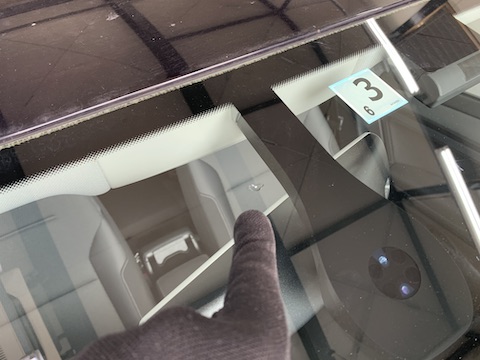 フロントガラス修理、輸入車・日本車・車種問わず！