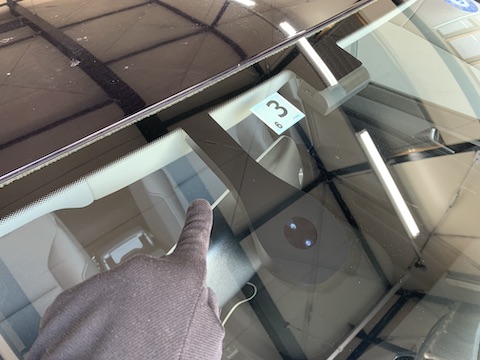 フロントガラス修理、輸入車・日本車・車種問わず！