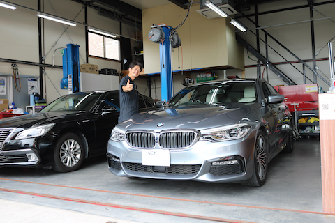 BMW フロントガラス角部分のひび割れを修理