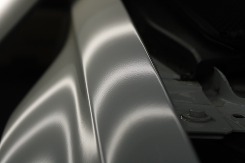 ベンツ C220dのフェンダ部分のへこみを即時修理！