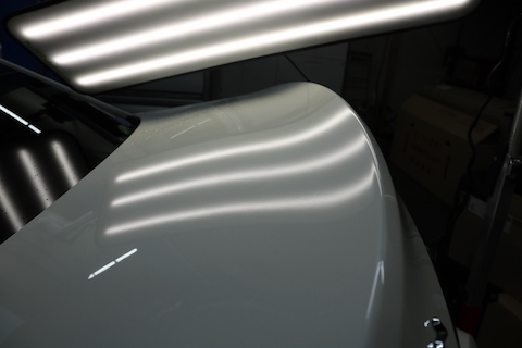 トランクのへこみも塗装しないでデントリペア修理可能！