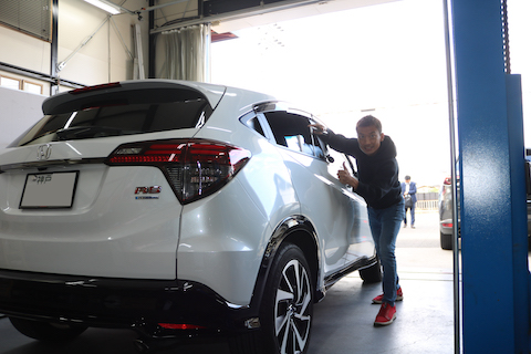 車のへこみ修理は安くて早く直せる方法があります！